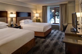Deluxe Room, 2 Queen Beds, Non Smoking