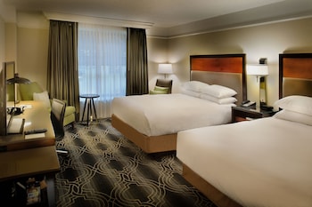 Room, 2 Queen Beds, Accessible (Mobility & Hearing, Roll-in Shower)