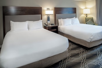 Executive Room, 2 Queen Beds, Non Smoking, Courtyard View, Club Lounge Access