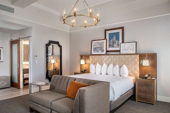 Studio, 1 King Bed (Clock Tower)