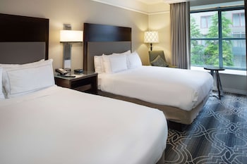 Deluxe Room, 2 Queen Beds, Non Smoking, Courtyard View