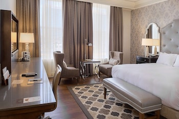 Grand Hall 1 King Luxury Fountain View, Club Lounge Access