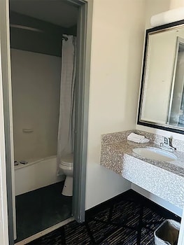 Standard Room, 1 King Bed, Accessible, Non Smoking