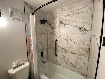 Room, 1 King Bed, Accessible, Non Smoking (Upgrade)