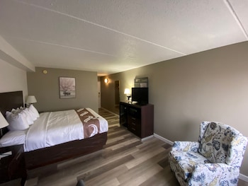 Room, 1 King Bed, Accessible, Non Smoking (Upgrade)