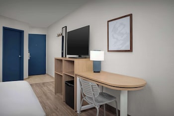 Room, 1 Queen Bed with Sofa bed