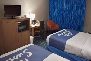 Room, 2 Queen Beds, Non Smoking