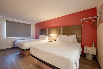 Room, 2 Queen Beds, Non Smoking