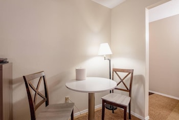 Room, 2 Queen Beds, Accessible, Non Smoking