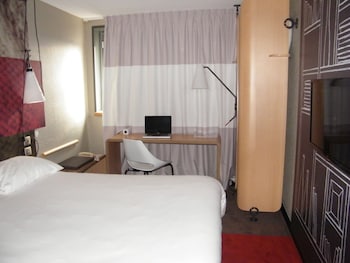 Standard Room, 1 Double Bed with Sofa bed