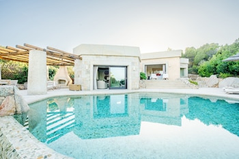 Deluxe Suite (Deluxe Pool Suite)