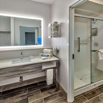 Room, 2 Queen Beds, Refrigerator & Microwave