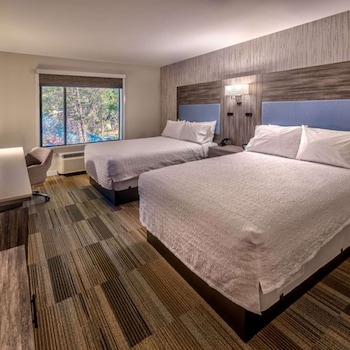 Room, 2 Queen Beds, Refrigerator & Microwave