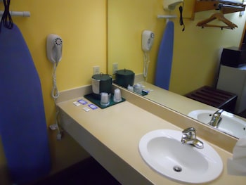 Room, 1 King Bed, Accessible, Smoking