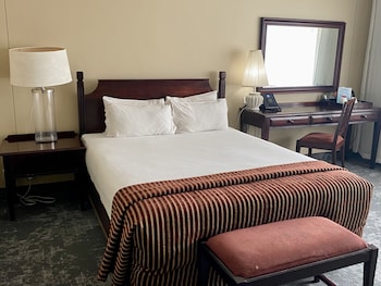 Deluxe Room, 1 Queen Bed, Non Smoking, Harbor View
