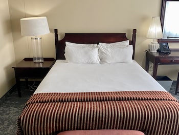 Deluxe Room, 1 Queen Bed, Non Smoking, Harbor View