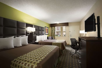 Room, 2 Queen Beds, Smoking