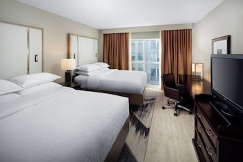 Traditional Room, 2 Queen Beds (Mobility/Hearing Accessible, Tub)