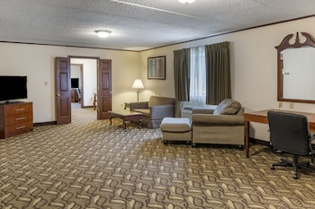 Executive suite Non smoking, King and Sofa bed, Hot Tub (NO PETS)
