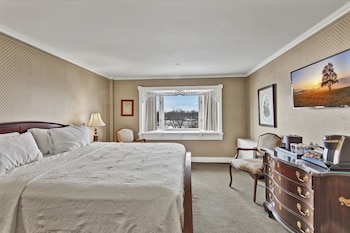 Premium King Riverside