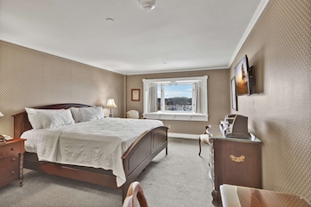 Premium King Riverside