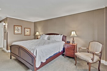 Premium King Riverside