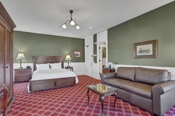 Premium Queen Riverside