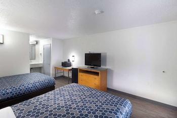 Standard Room, 2 Queen Beds, Non Smoking