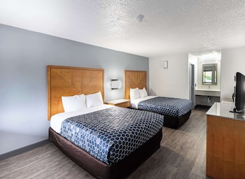 Standard Room, 2 Queen Beds, Non Smoking