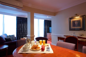 Suite, 1 King Bed, Non Smoking