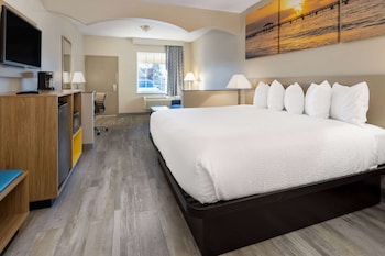 Standard Room, 1 King Bed, Accessible