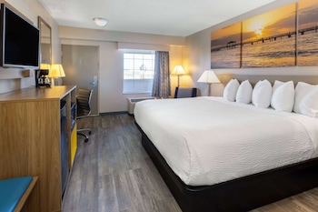 Standard Room, 1 King Bed