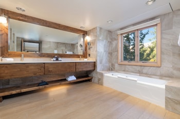 Room, 1 King Bed (Alpine Vista)