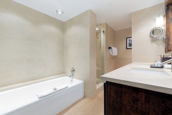 Grand Suite (Sunset Vista)