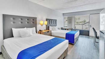 Standard Room, 2 Queen Beds, Non Smoking, Kitchenette
