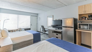 Standard Room, 2 Queen Beds, Non Smoking, Kitchenette