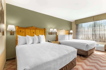 Standard Room, 2 Queen Beds, Accessible, Bathtub