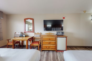 Standard Room, 2 Queen Beds, Non Smoking (Pet Friendly)