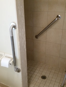 Room, 2 Queen Beds, Accessible, Non Smoking (Roll-In Shower)