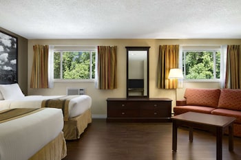 Room, 2 Queen Beds, Non Smoking
