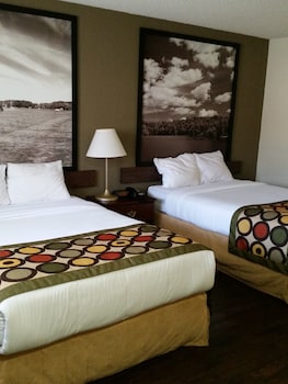 Room, 2 Queen Beds, Accessible, Non Smoking (Roll-In Shower)