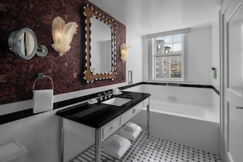 Classic Room, 1 King Bed