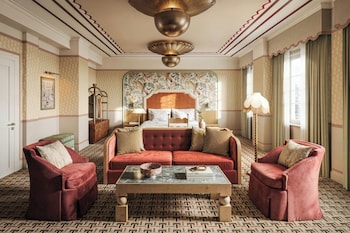 Junior Suite, 1 King Bed with Sofa bed