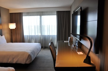 Room, 2 Queen Beds (Mobility/Hearing Accessible, Tub)