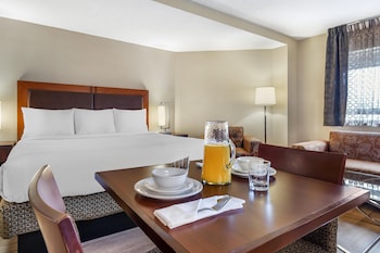 Suite, 2 Queen Beds, Non Smoking, Kitchenette (Separate Living Room)