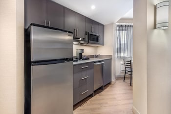 Suite, 2 Queen Beds, Non Smoking, Kitchenette (Separate Living Room)