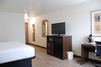 Suite, 1 King Bed with Sofa bed, Non Smoking