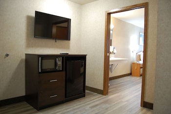 Suite, 1 Queen Bed with Sofa bed, Accessible, Non Smoking