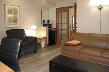 Suite, 1 King Bed with Sofa bed, Non Smoking