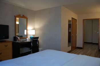 Suite, 1 Queen Bed with Sofa bed, Accessible, Non Smoking